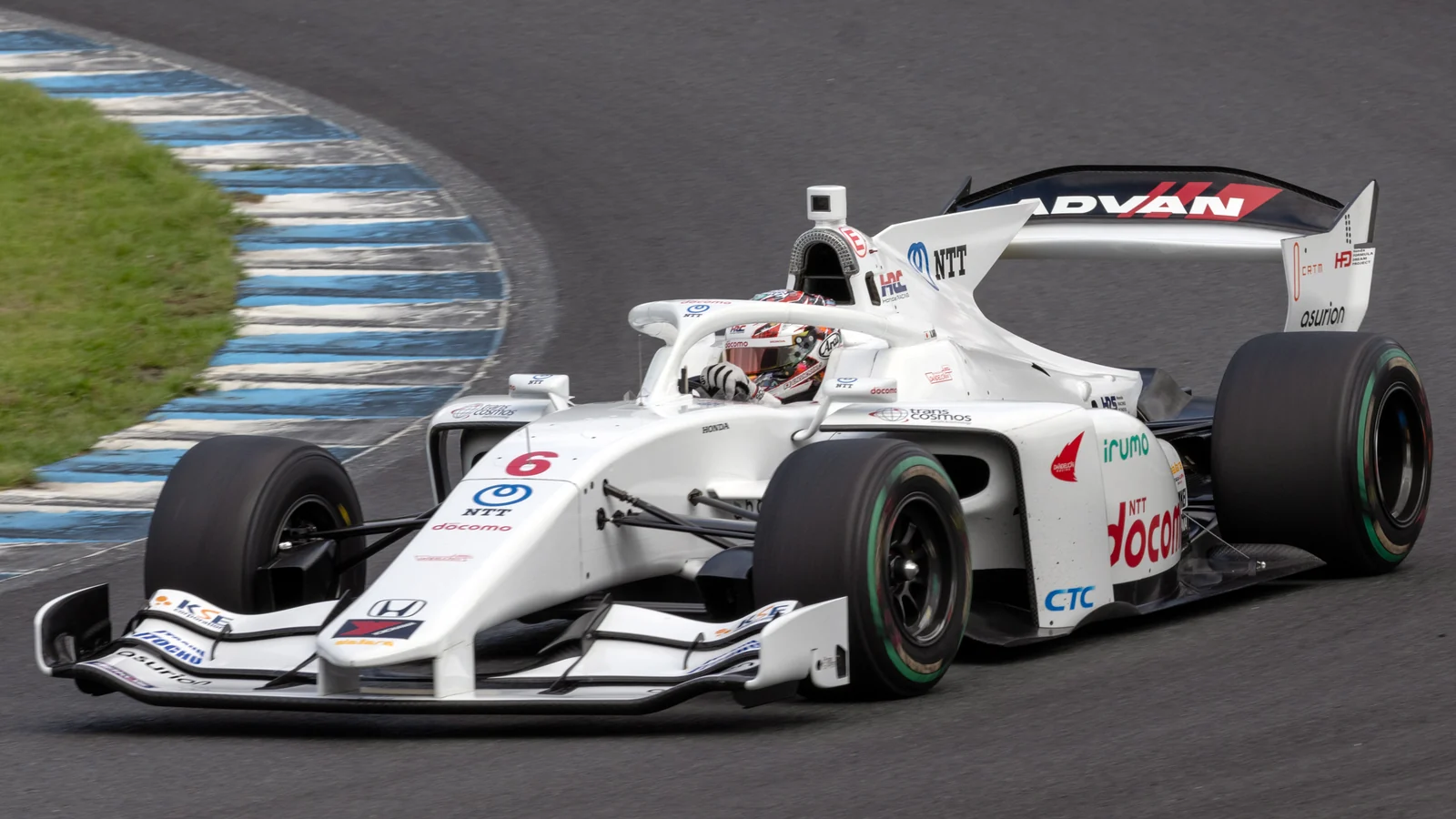 Kakunoshin Ohta în monopostul Dandelion în antrenamentul Super Formula de la Motegi din 2024