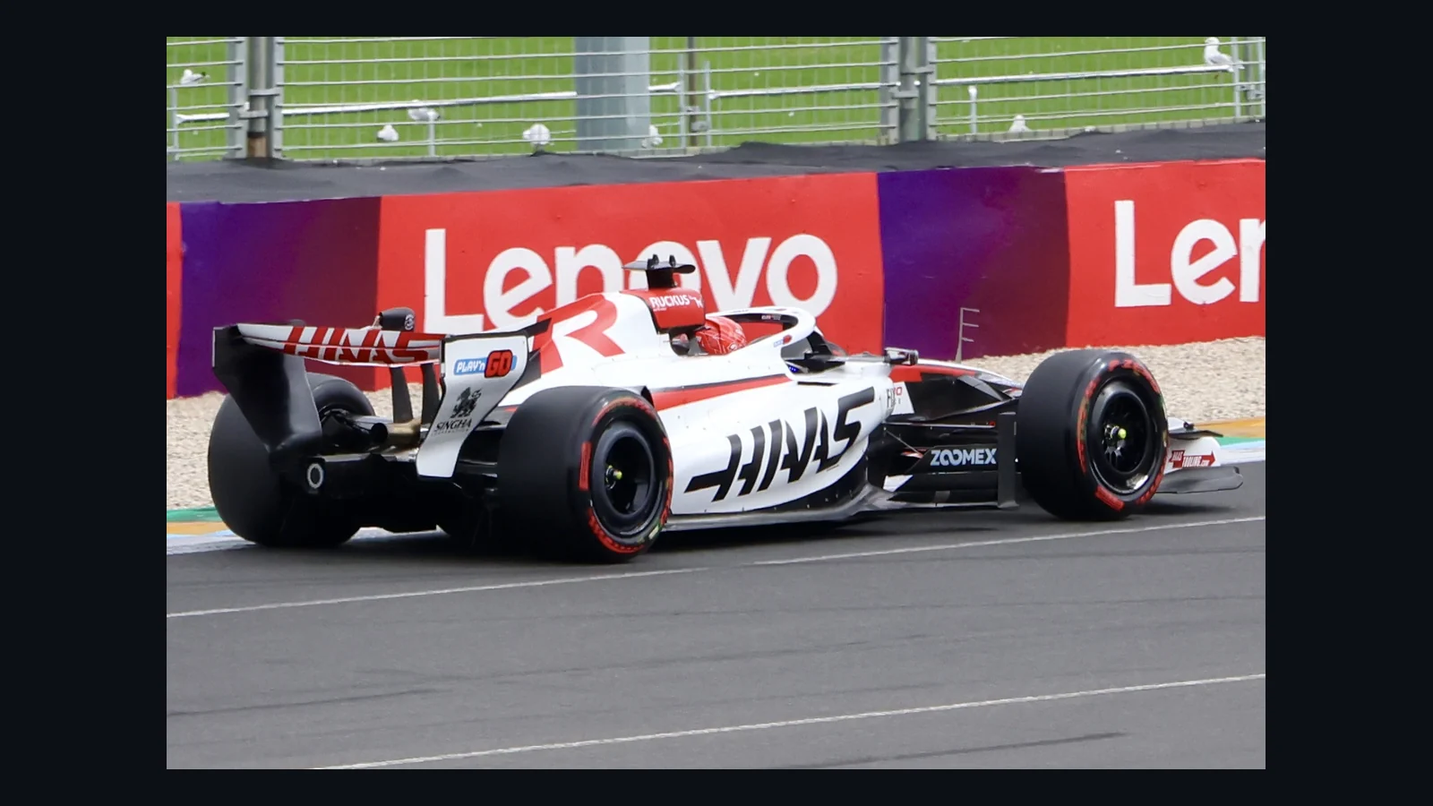 Esteban Ocon la volanul Haas VF-26 în antrenamentele Marelui Premiu al Australiei, 7 martie 2026. Fotografie de arhivă.