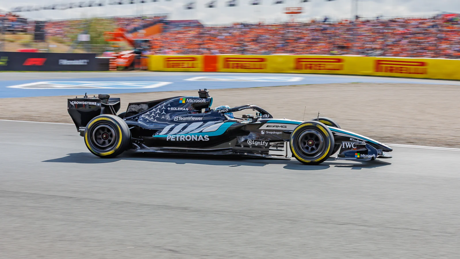 George Russell’s Mercedes seen side-on during the 2026 Zandvoort race