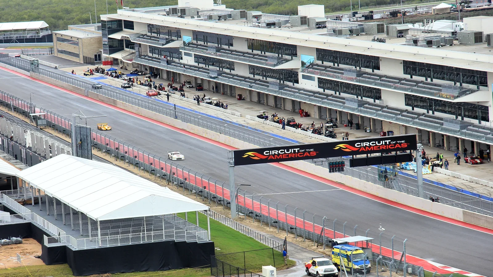 Clădirea pit lane și paddock-ul Circuit of the Americas, fotografie de arhivă din 2013